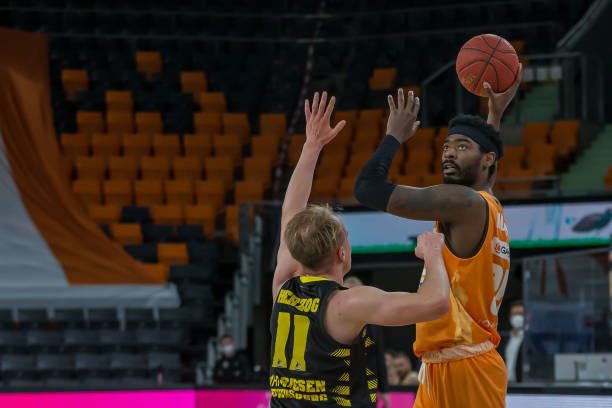 相比巴黎的 相比巴黎的